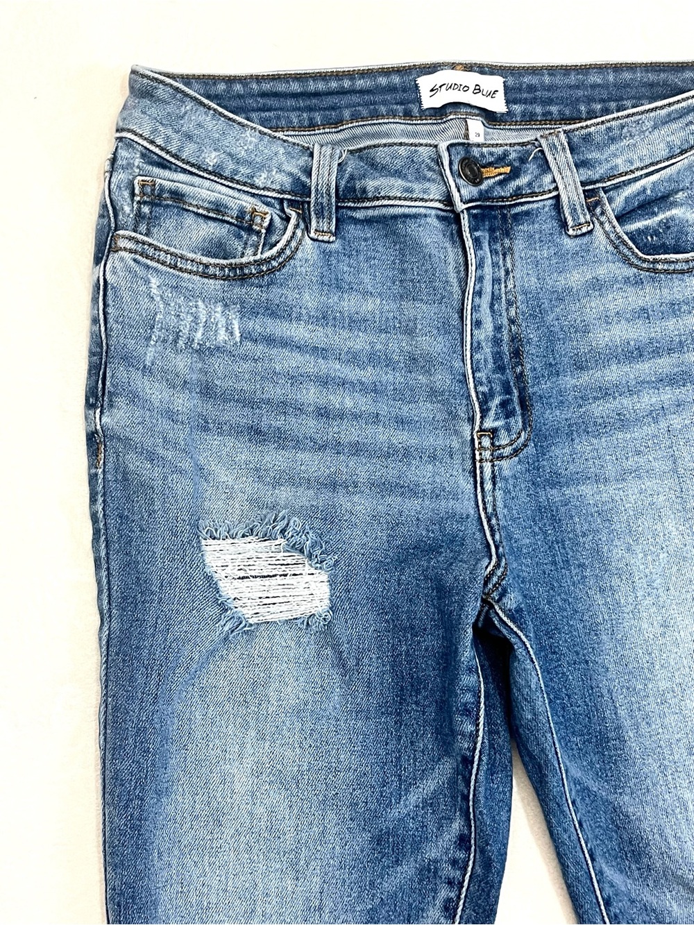 Studio Blue Women’s Distressed High-Rise Classic Blue Denim Jeans 30 Waist - Picture 2 of 16